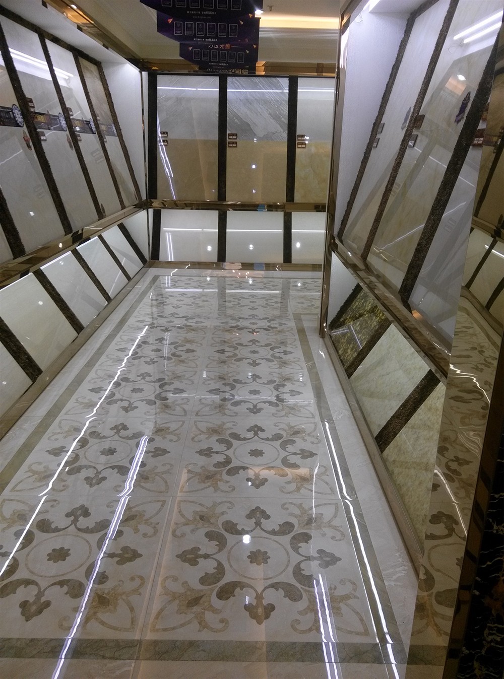 J9集团直营瓷砖山西长治专卖店