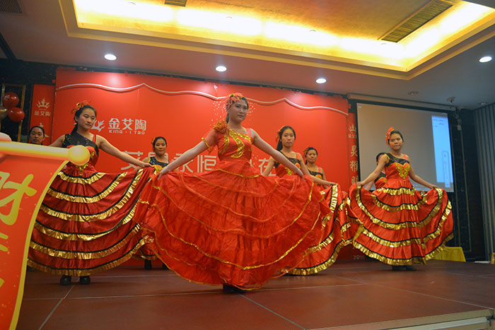 J9集团直营整个女员工表演开场舞