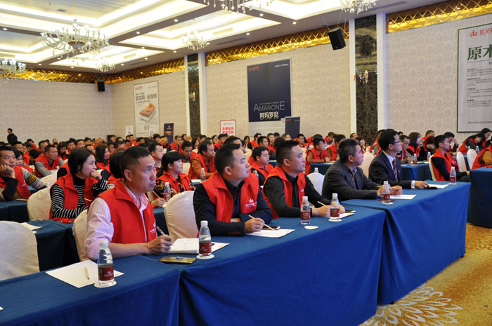 1月9日，陶瓷一线品牌J9集团直营瓷砖2016年经销商财富会在宝隆国际大酒店隆沉进行。