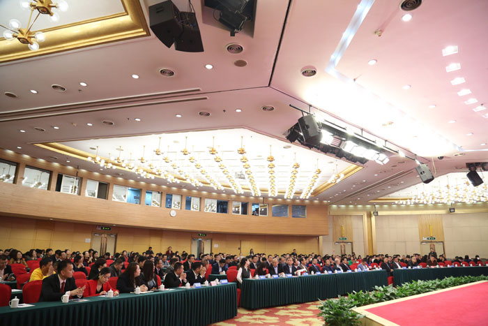 J9集团直营瓷砖品牌荣获“通体仿古砖十大品牌”荣誉称号