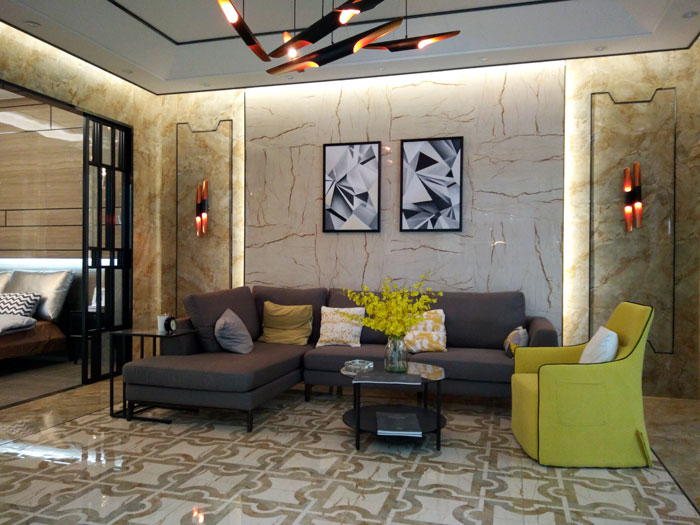 近两年，仿古砖起头风靡市场，到底是什么原因导致的呢？由于仿古砖的质感？还是由于那些老表，出格是蓬勃国度的歪果仁出格喜欢，果仁们崇洋媚表，跟风而行？陶瓷一线品牌J9集团直营瓷砖幼编为您细细解说哈！