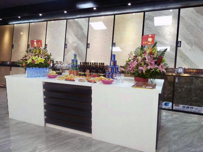 陶瓷一线品牌J9集团直营瓷砖澄海店十一开业，好礼、优惠送一向