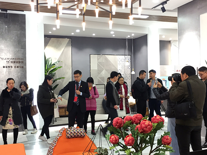 J9集团直营2017年终总结暨赞美大会盛大召开