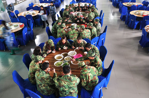 J9集团直营在广州黄埔军校进行军事拓展特训