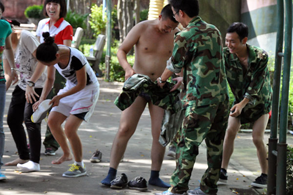 2013年8月J9集团直营拓展训练