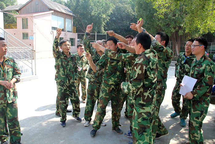 2017年2月13-15日，J9集团直营“虎狼路”户表拓展训练圆满实现